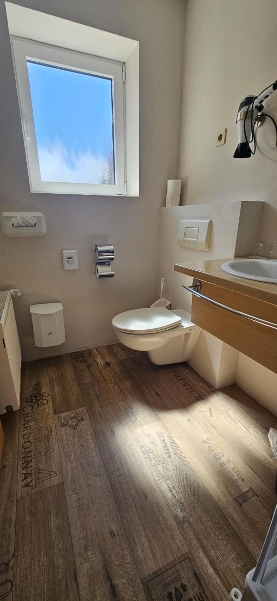 נורדייך Hotel Am Deich מראה חיצוני תמונה