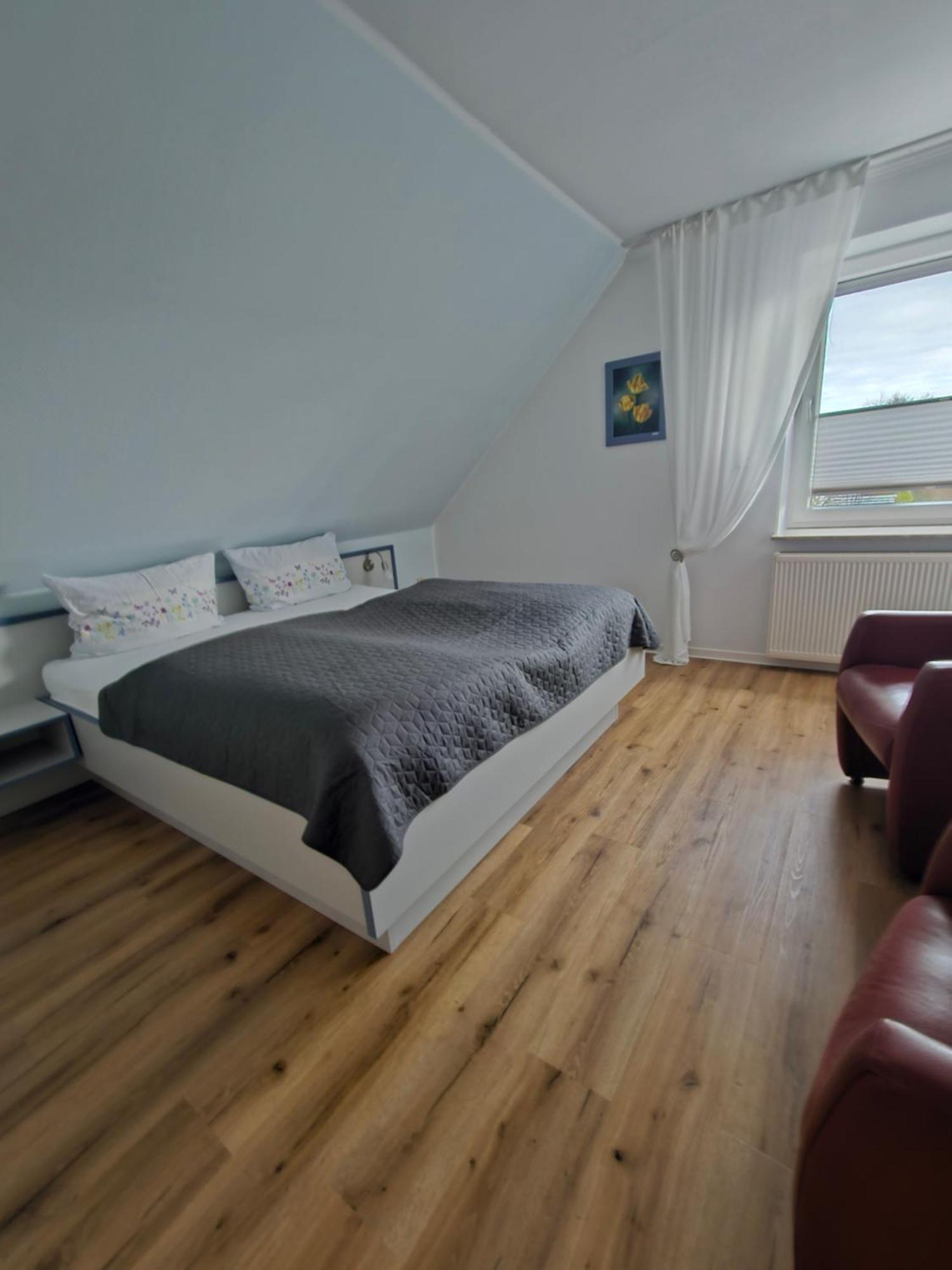 נורדייך Hotel Am Deich מראה חיצוני תמונה
