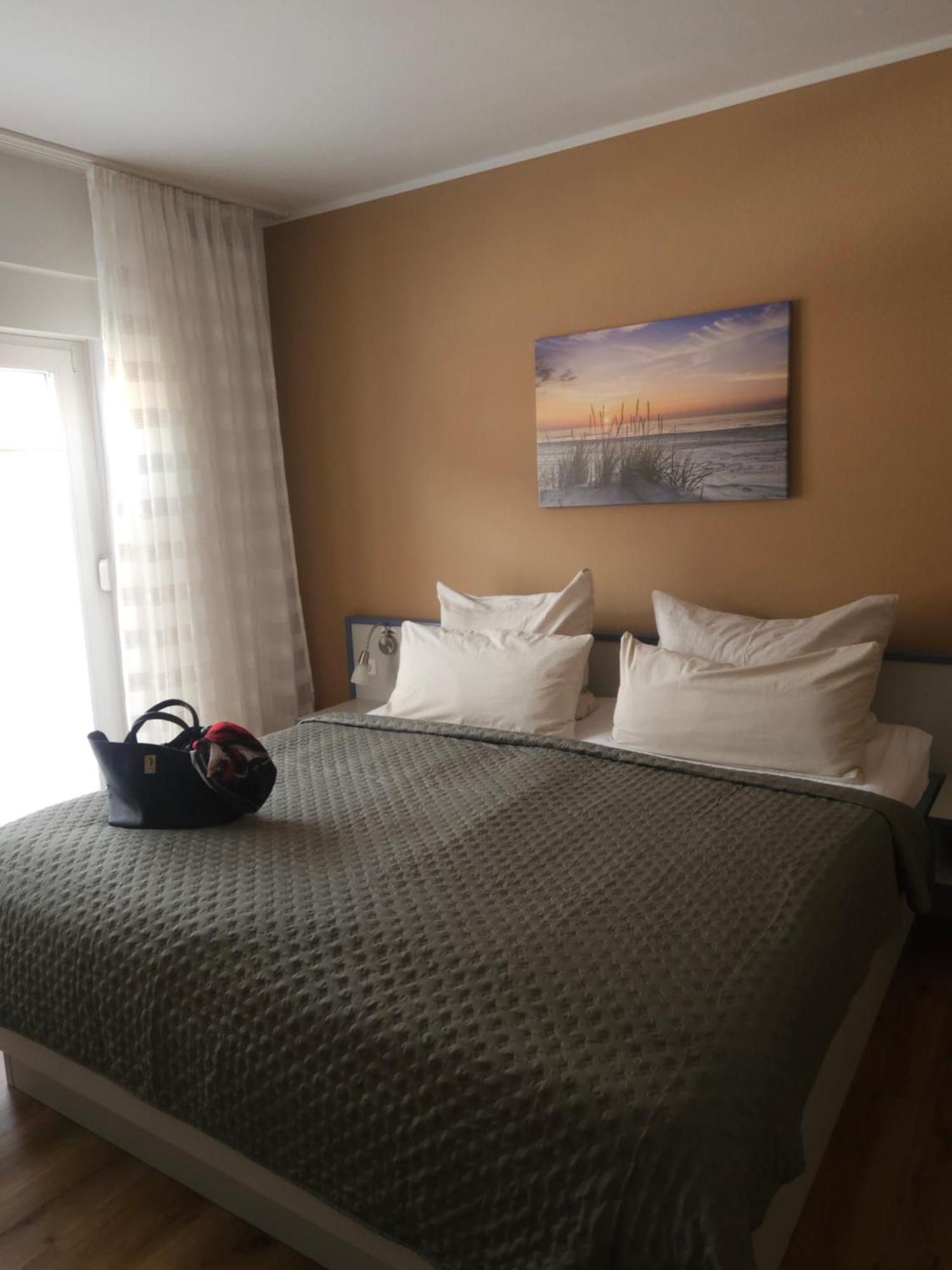 נורדייך Hotel Am Deich מראה חיצוני תמונה